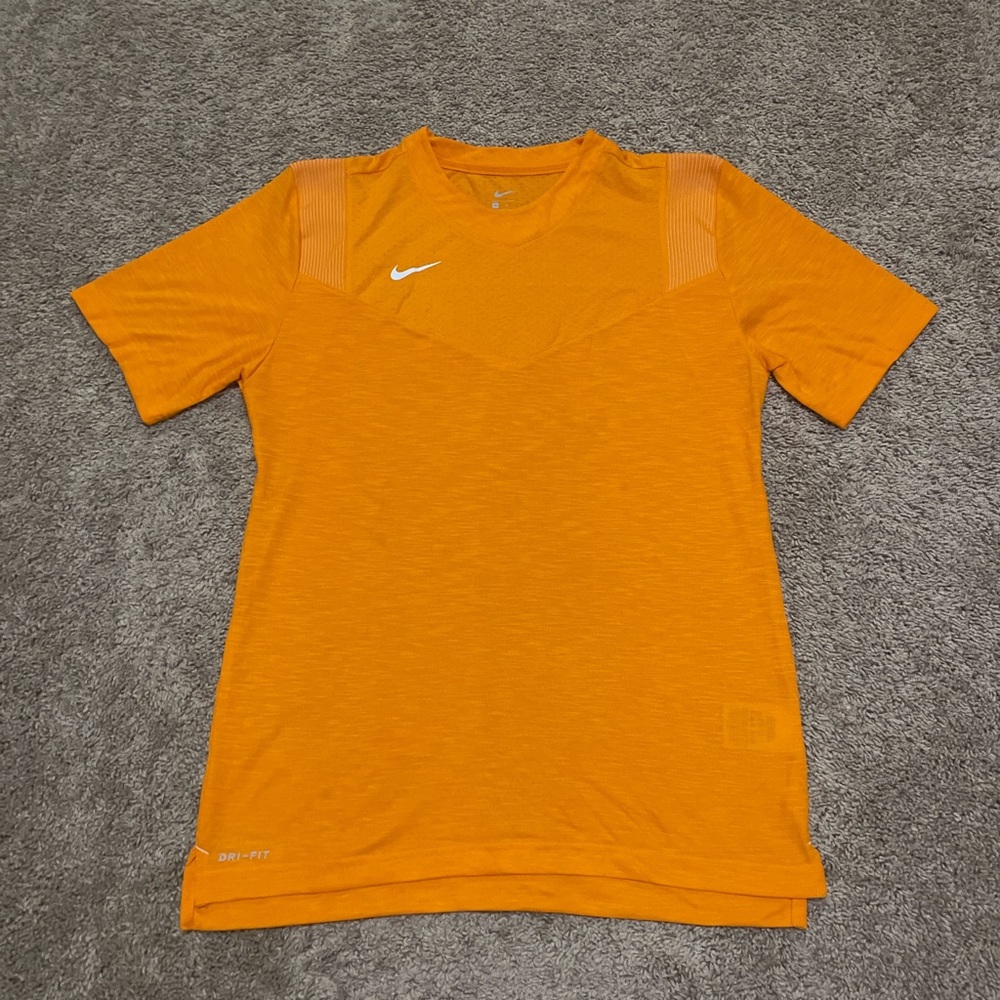 Men’s Nike Dri - Fit fleece orange size M brand new with no tags